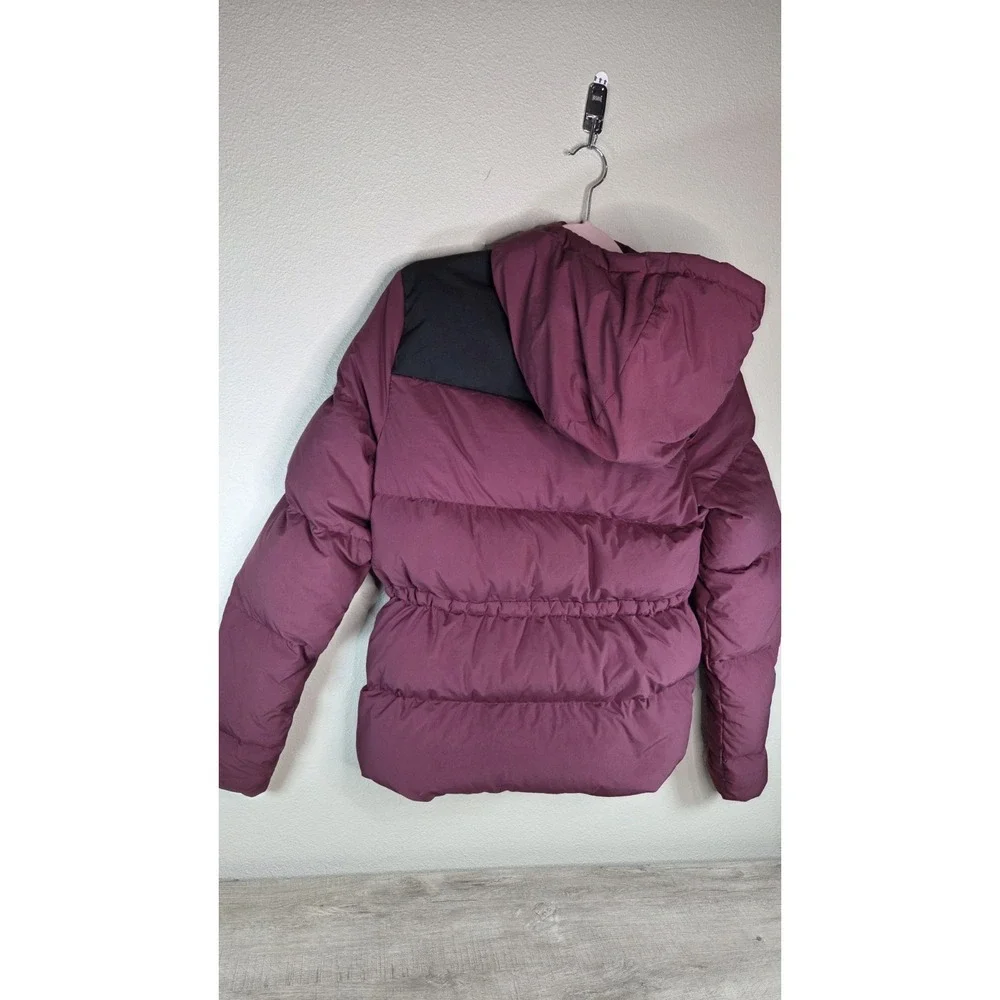 The North Face Women's 550 Fill Down Jacket with Hood — Burgundy / Maroon — Size - Picture 15 of 16